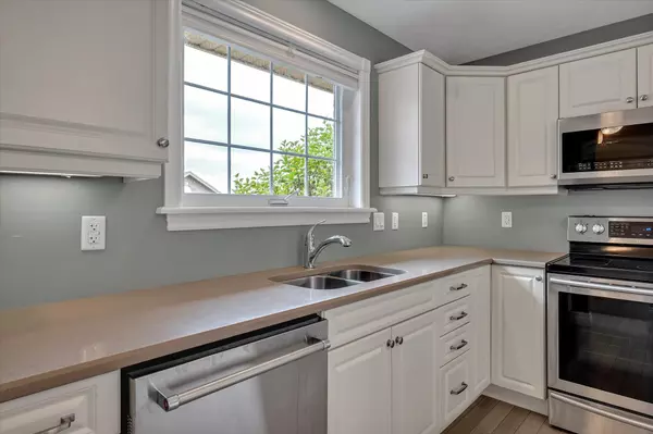 Peterborough North, ON K9L 0G1,301 Carnegie AVE #194