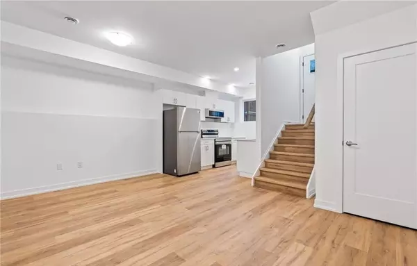 Welland, ON L3C 0K1,781 CLARE AVE #214