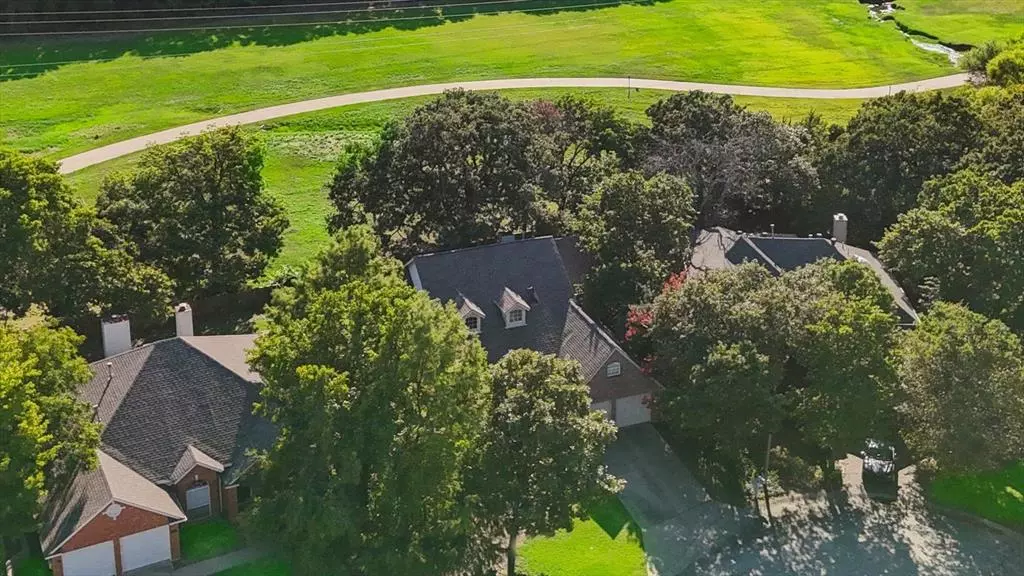 813 Rolling View Court, Highland Village, TX 75077