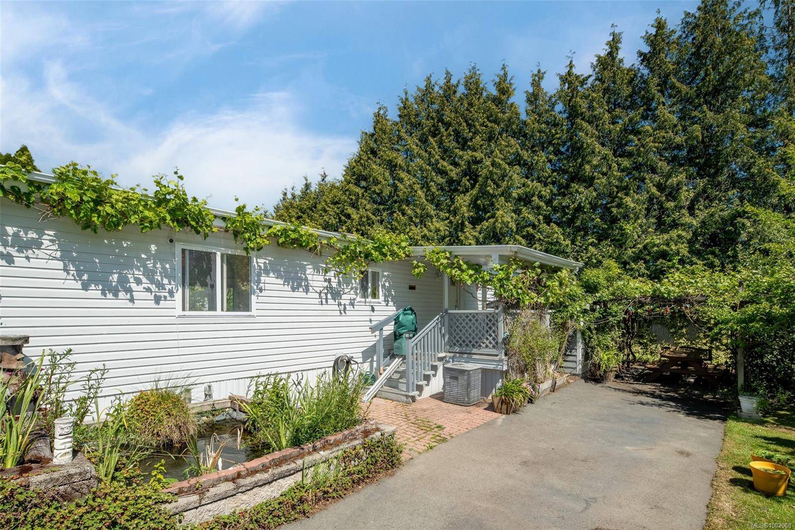 View Royal, BC V9A 7A6,1581 Middle Rd #7