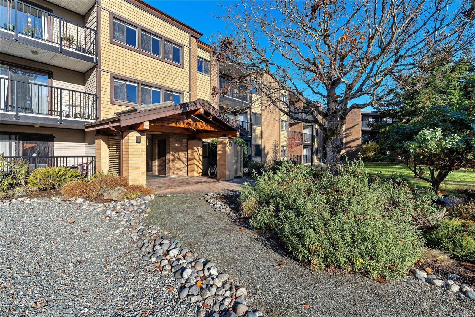 Saanich, BC V8N 4X3,1870 McKenzie Ave #205
