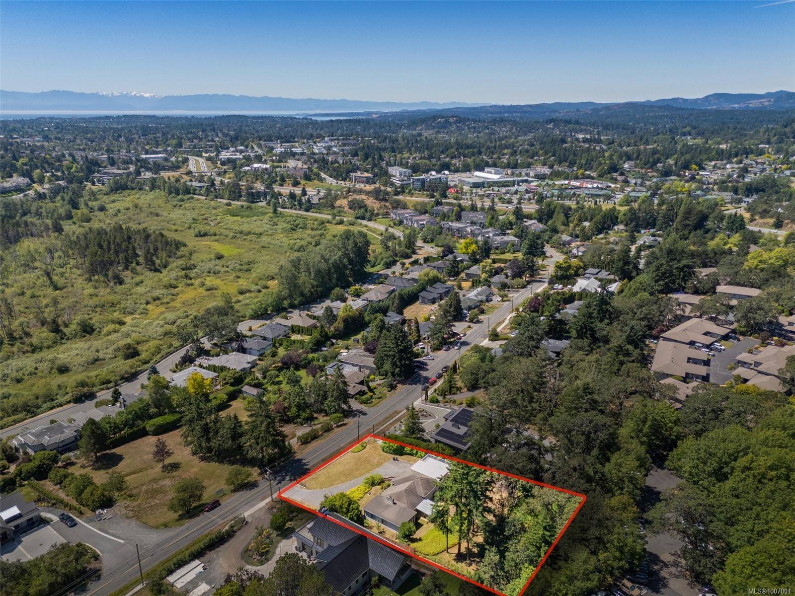 Saanich, BC V8X 3T2,854 Royal Oak Ave
