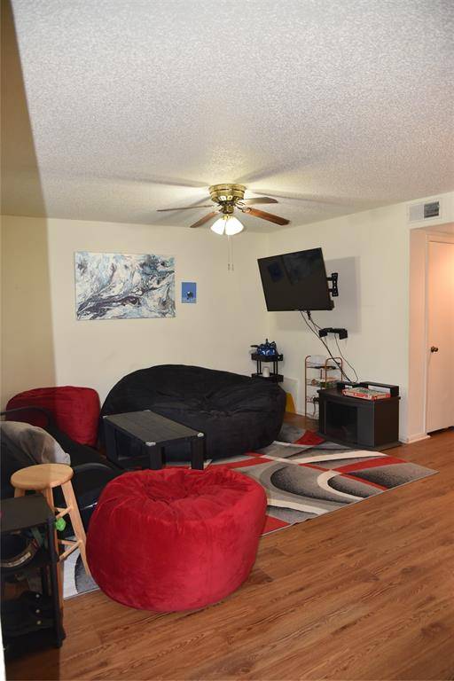 Denton, TX 76201,218 N Texas Boulevard #113