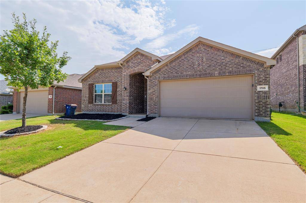 1785 Alamandine Avenue, Cross Roads, TX 76227