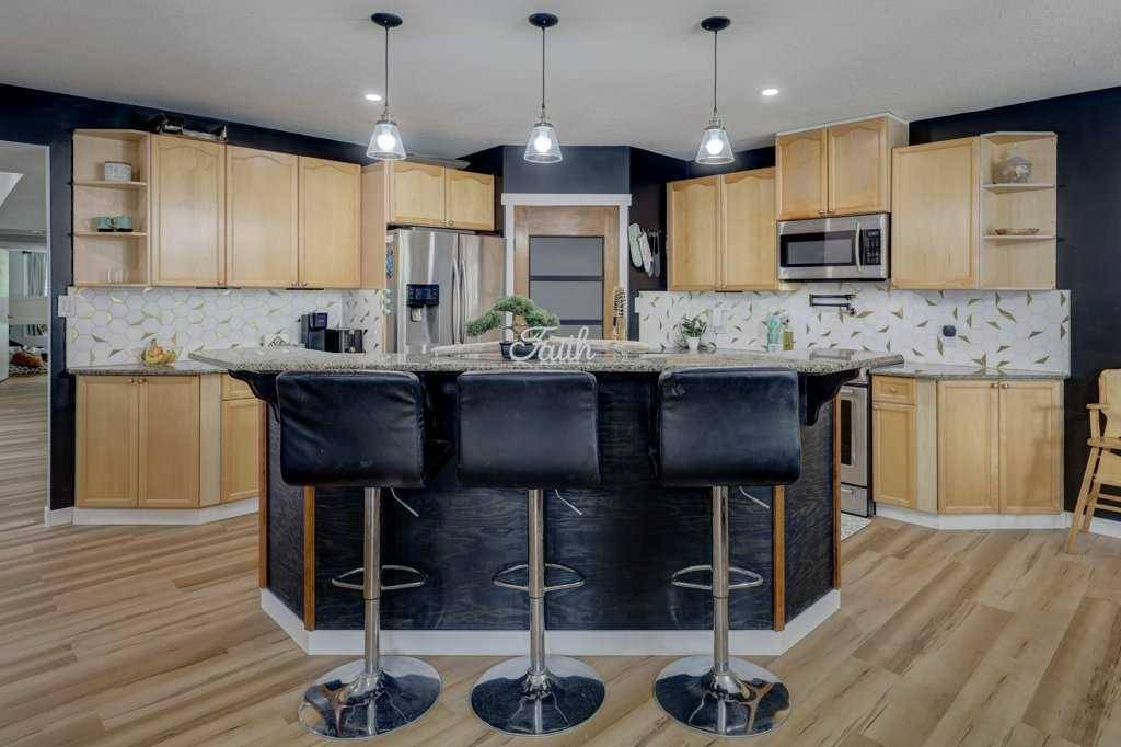 Strathmore, AB T1P1E3,816 Bay RD
