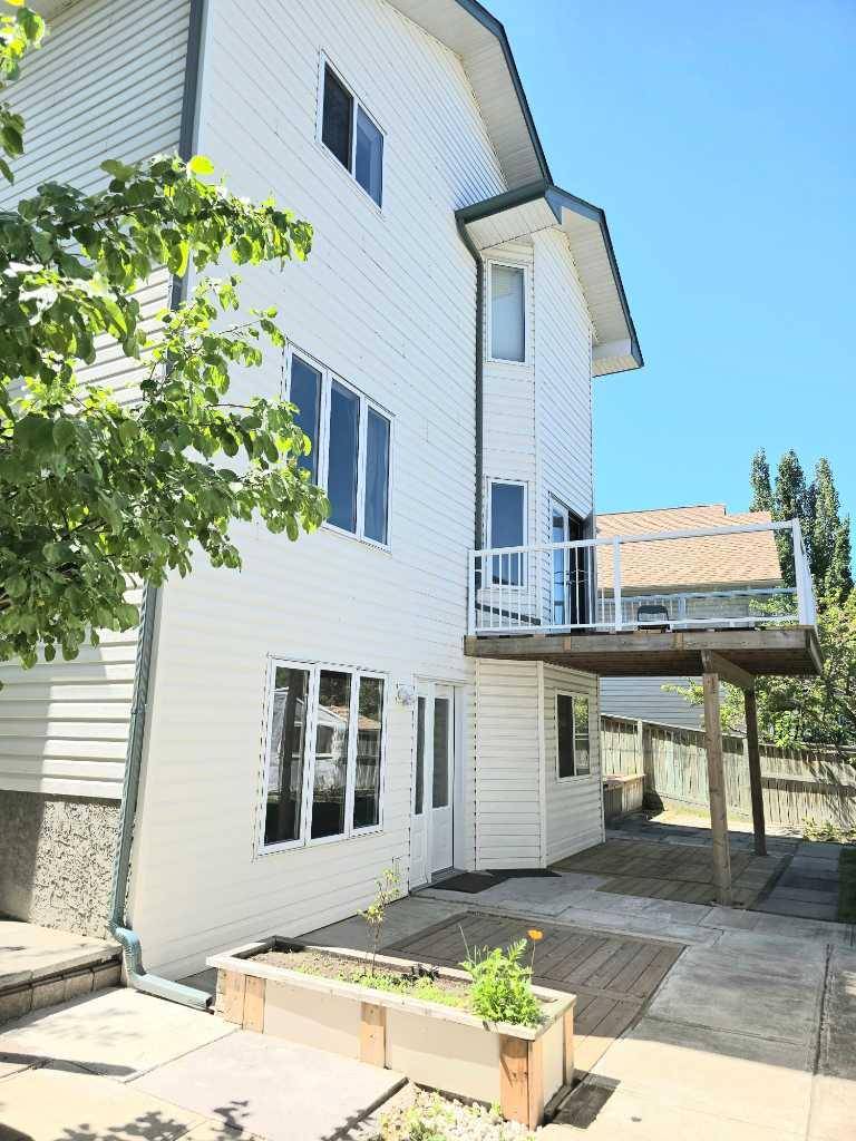 Red Deer, AB T4R 3b3,43 Ackerman CRES