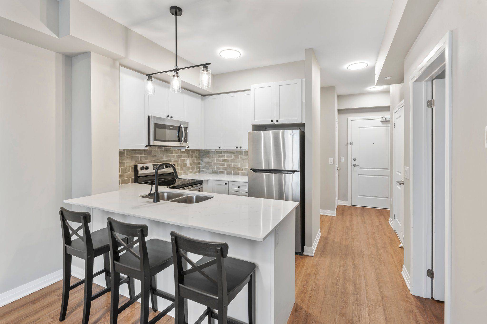 Clarington, ON L1B 0W2,65 Shipway AVE #315
