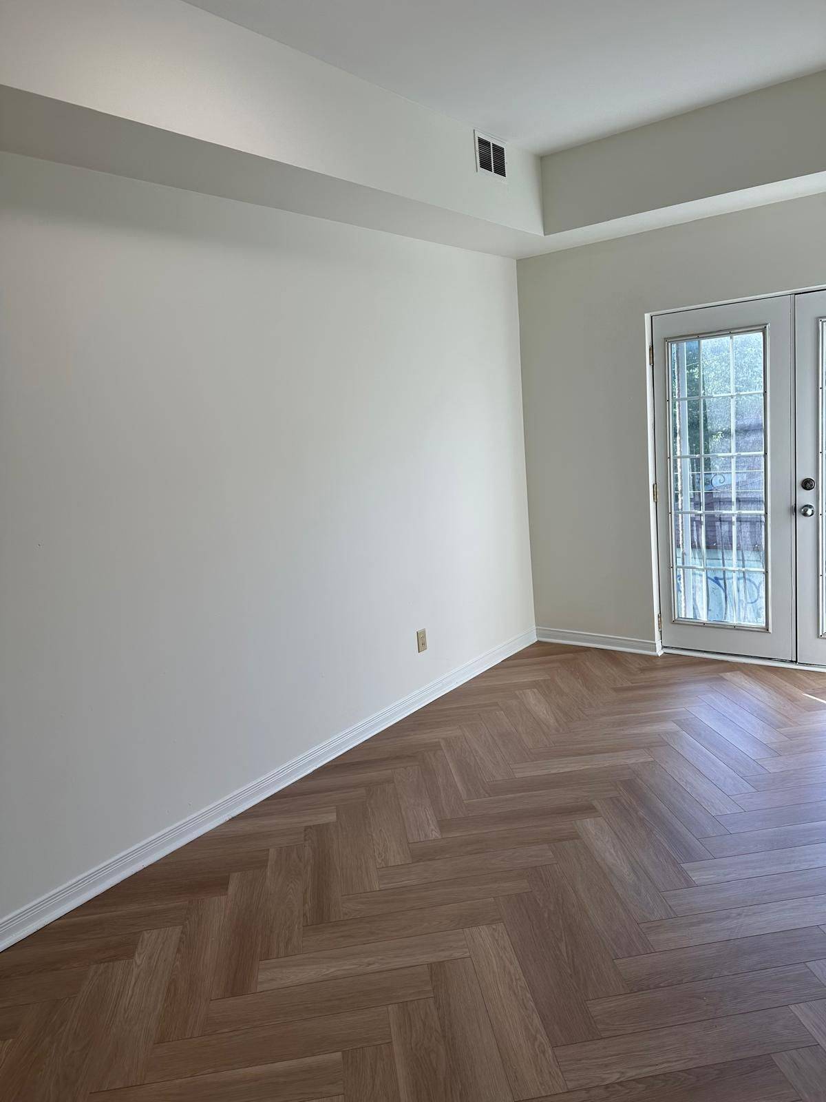 Toronto E03, ON M4C 1J4,1864 Danforth AVE #203