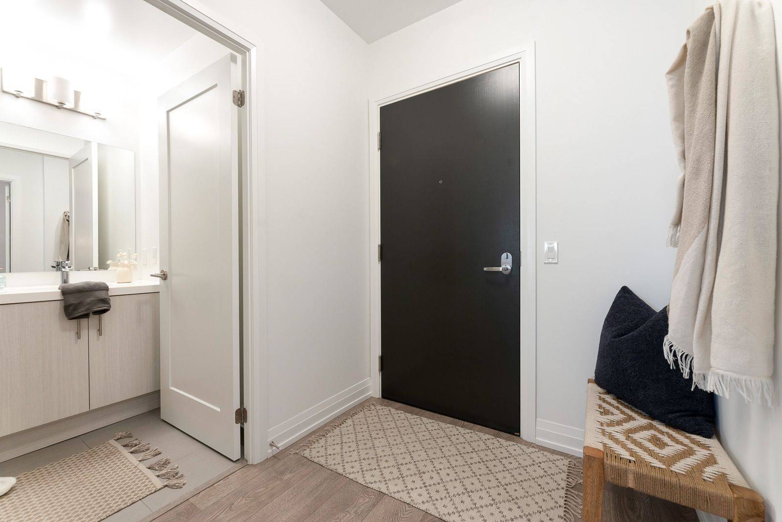 Toronto E02, ON M4C 0B3,286 Main ST #809