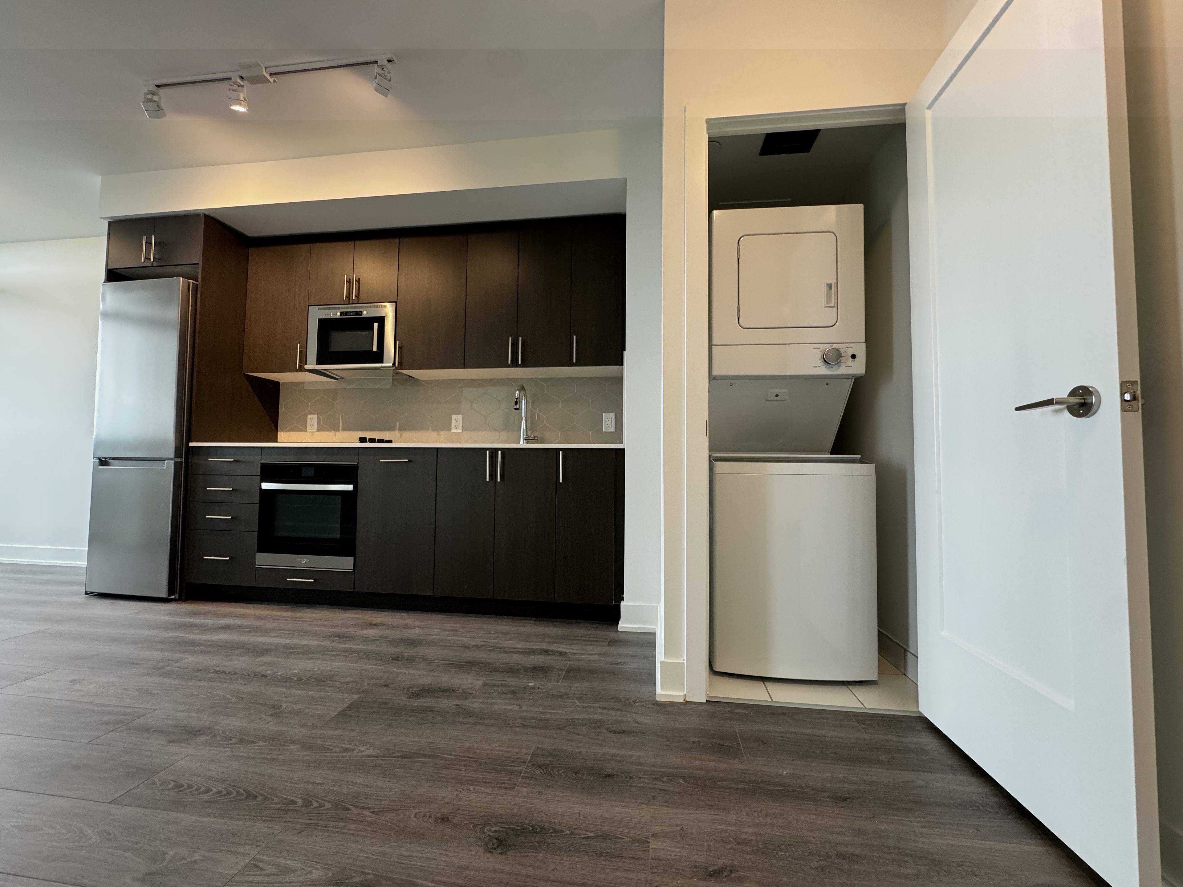 Oshawa, ON L1L 0W3,2545 Simcoe ST #941