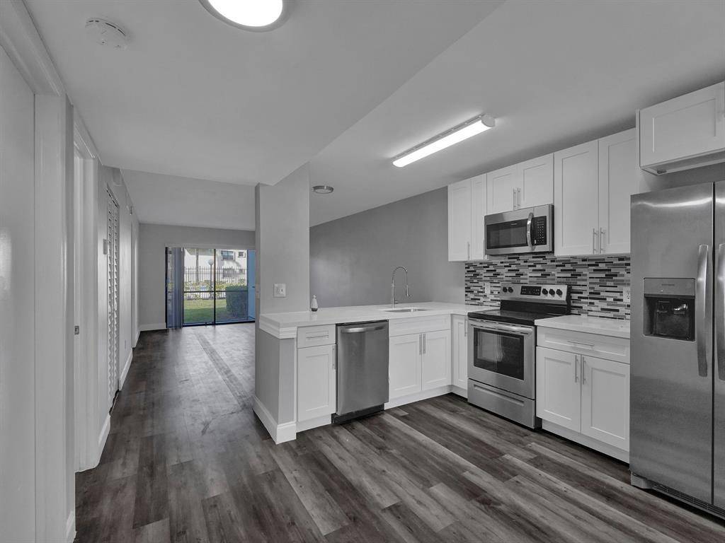 Boca Raton, FL 33428,23442 SW 57th Ave #403