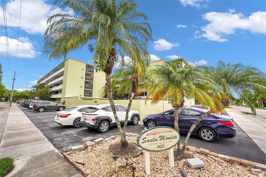 Hollywood, FL 33020