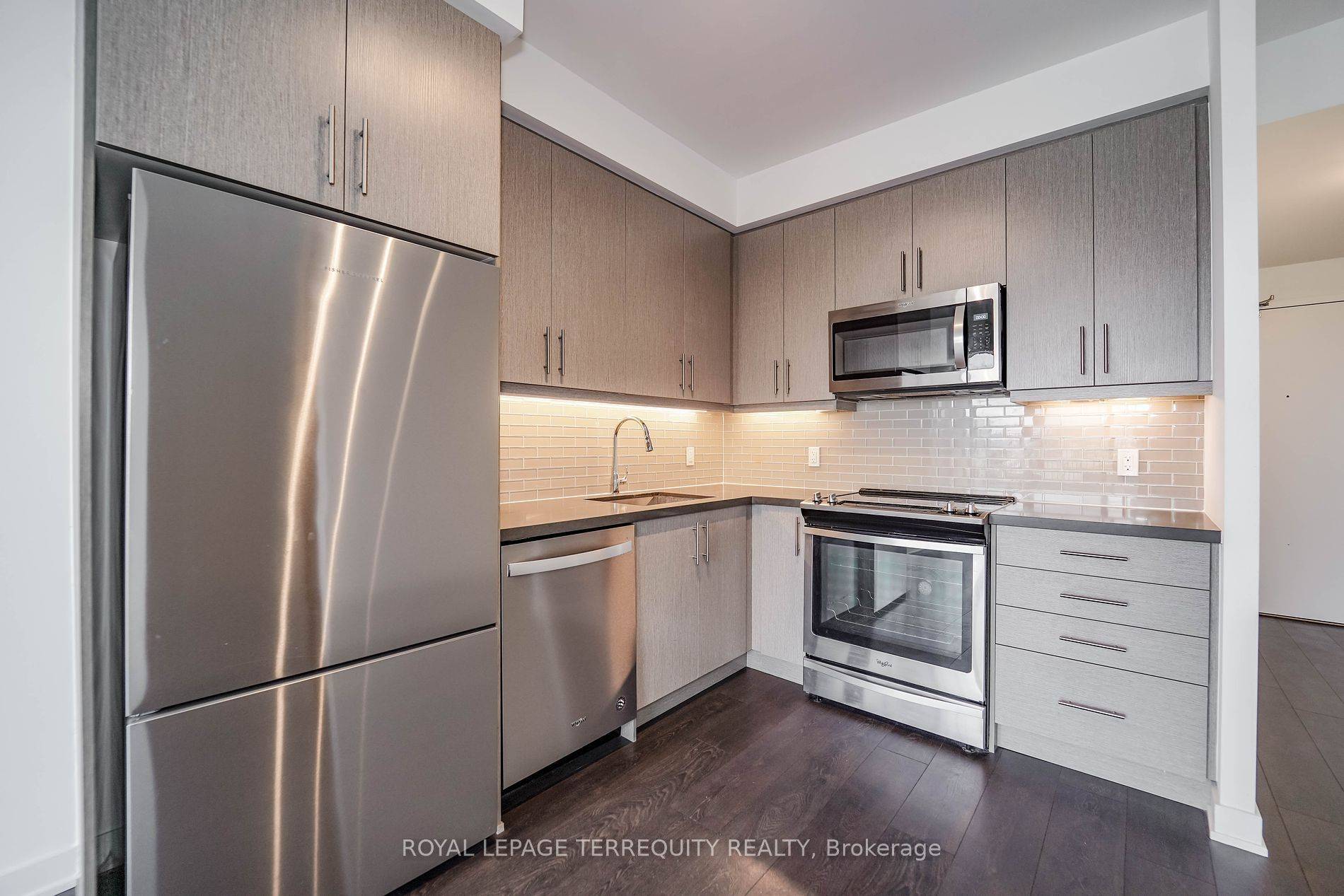 Richmond Hill, ON L4B 0H4,85 Oneida CRES #302