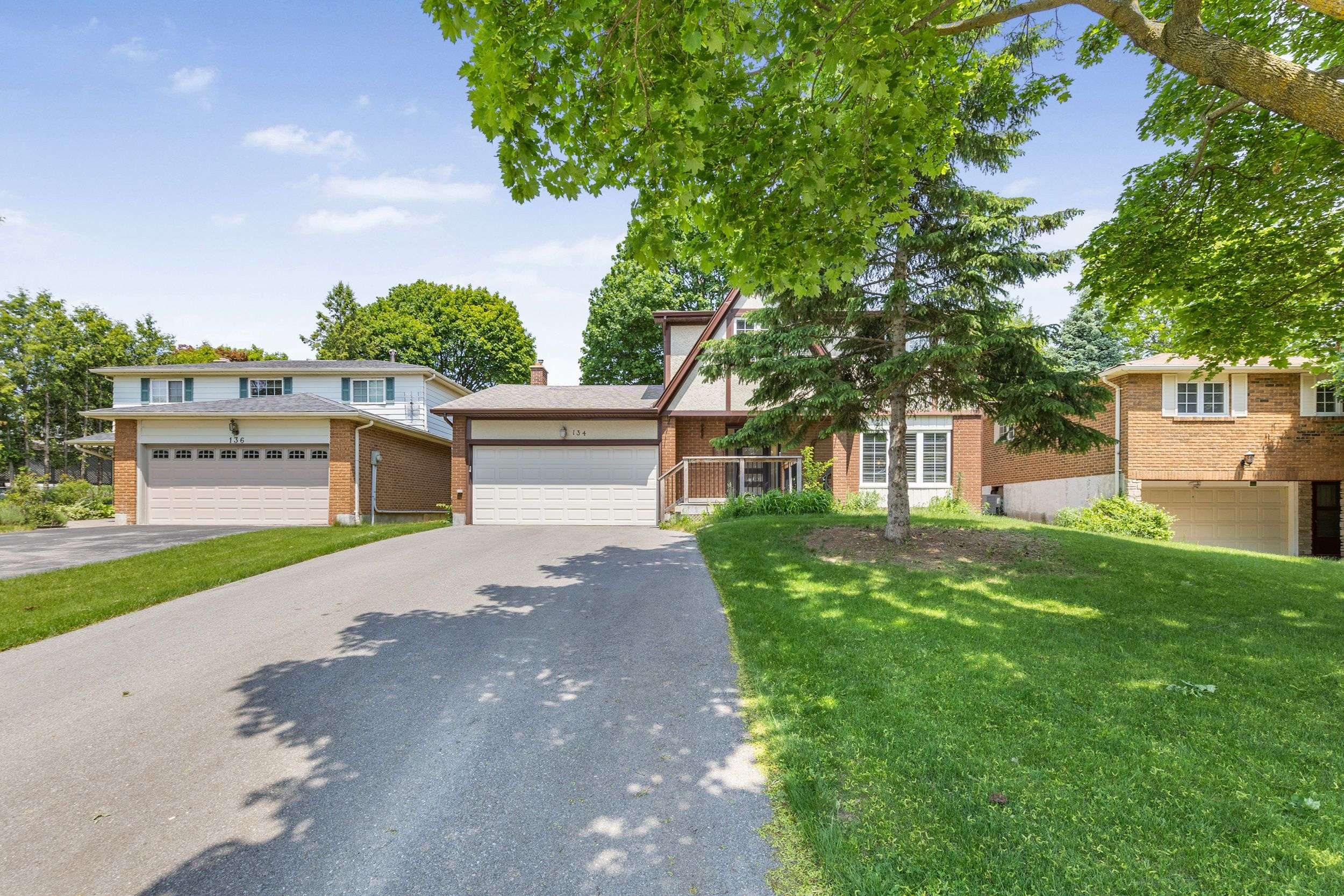 Markham, ON L3T 3H9,134 Romfield Circuit