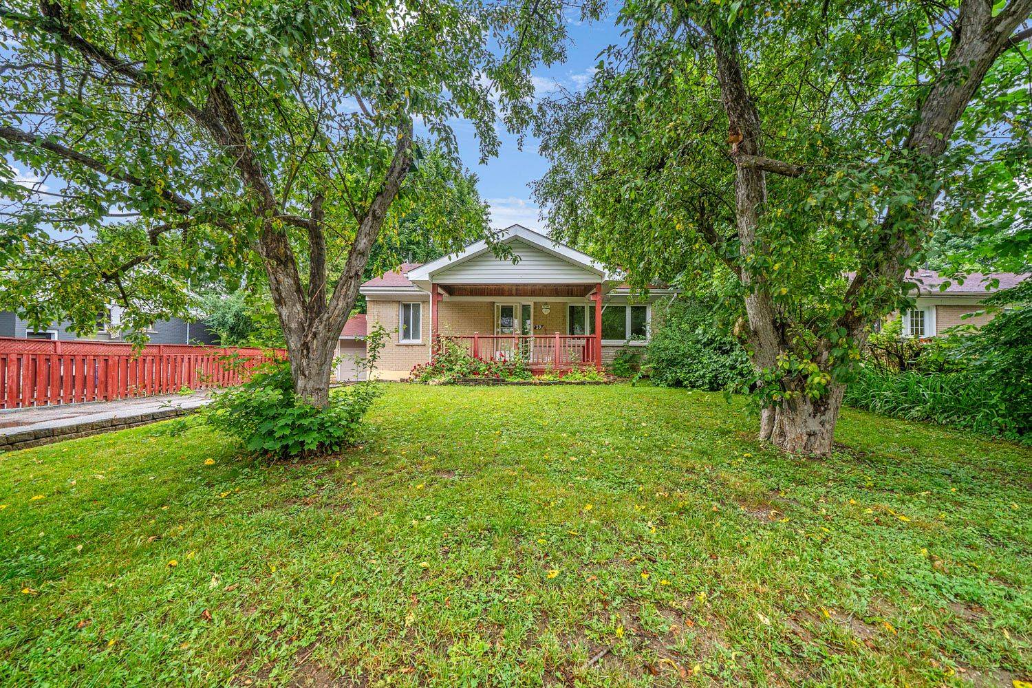 Orillia, ON L3V 2S8,39 Elmer AVE