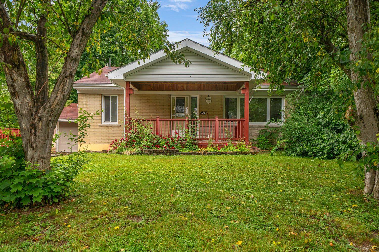Orillia, ON L3V 2S8,39 Elmer AVE
