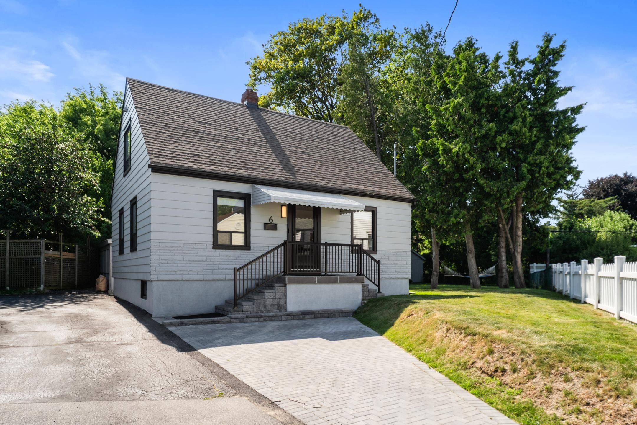 6 Mccallum CT, Toronto W07, ON M8Y 1M6