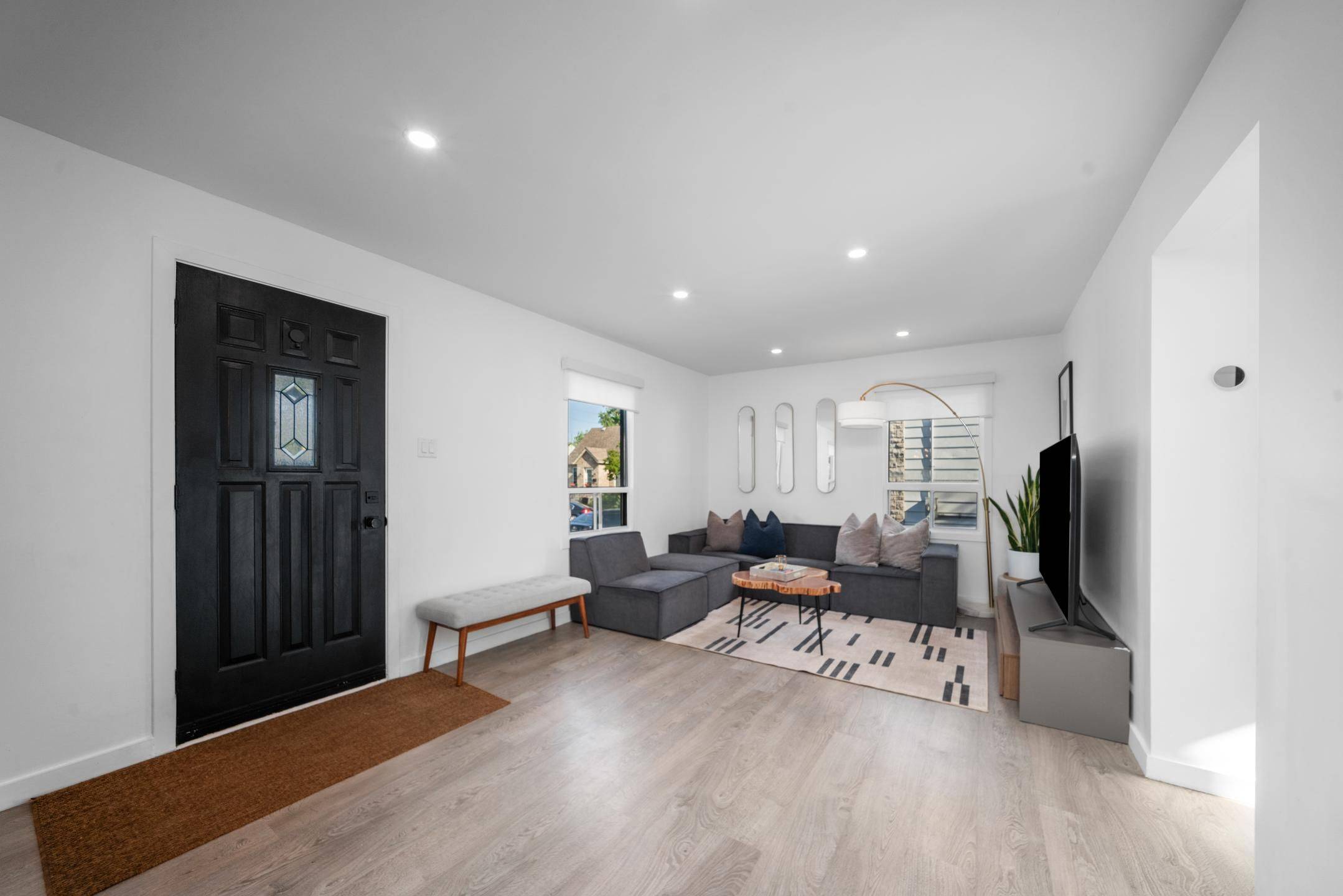 Toronto W07, ON M8Y 1M6,6 Mccallum CT