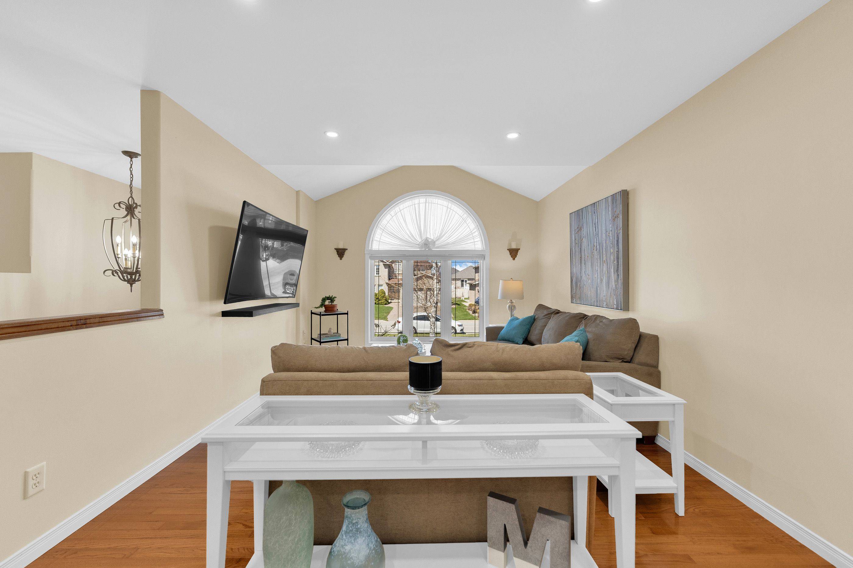 Lakeshore, ON N9K 1E3,185 Amy Croft DR