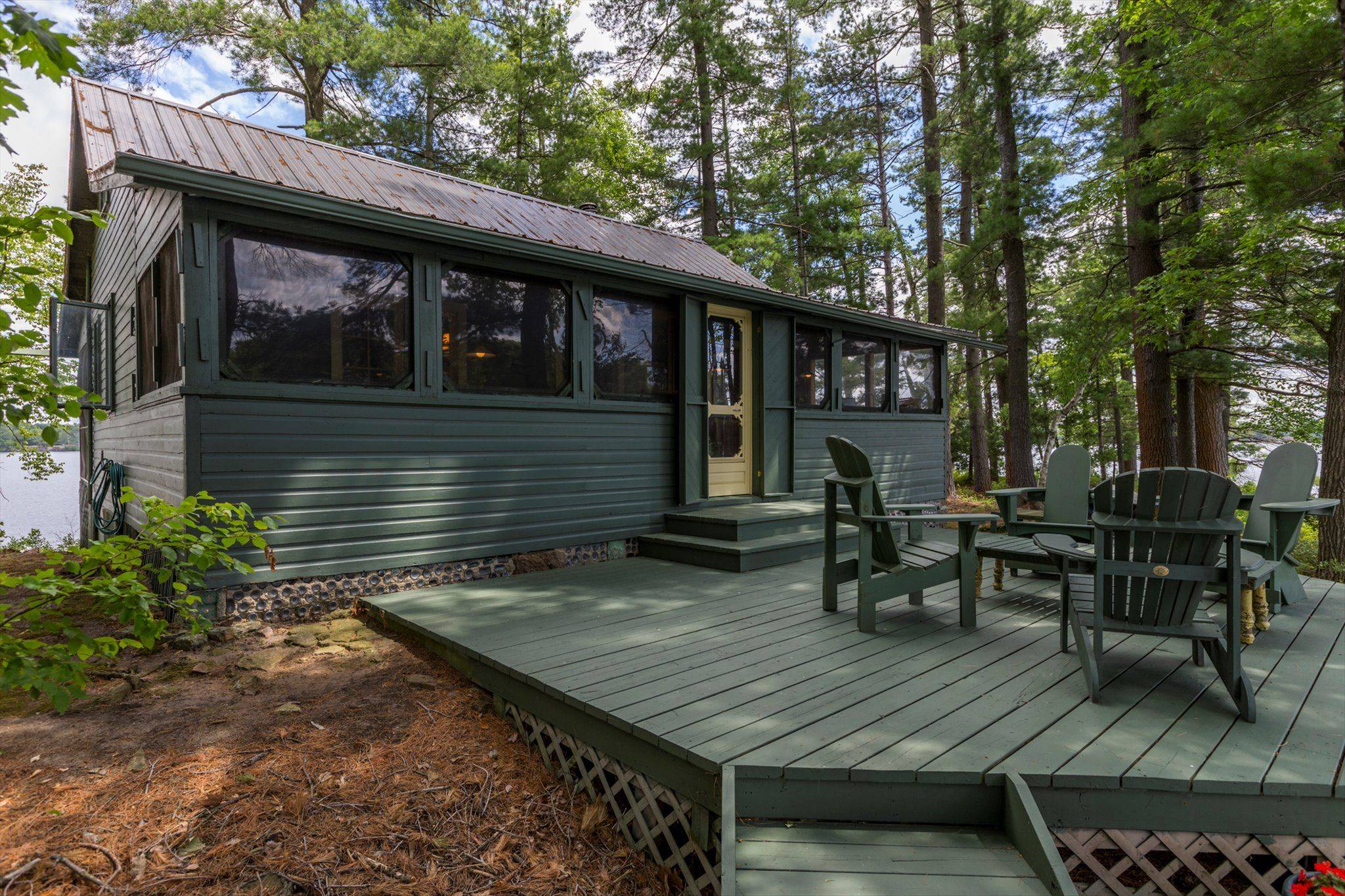 Havelock-belmont-methuen, ON K0L 2H0,183 26 Kasshabog Lk N/A