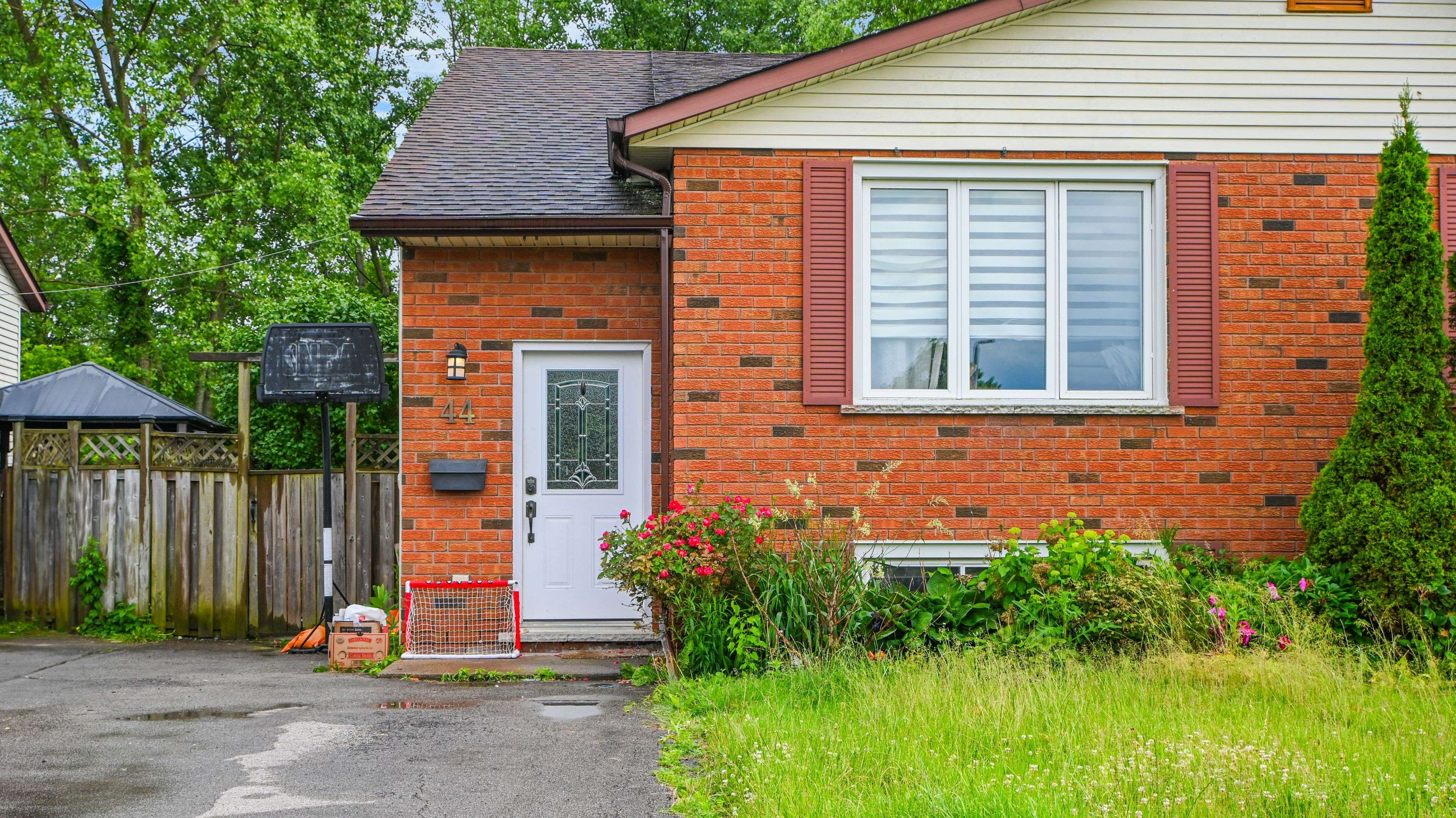 Welland, ON L3C 2C4,44 Terrace AVE