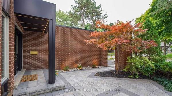 Toronto C14, ON M2M 3R4,47 Robinter DR