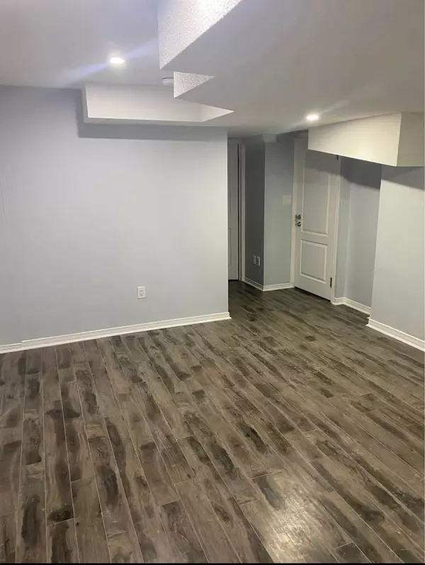 Brampton, ON L6X 0T4,104 Commodore DR