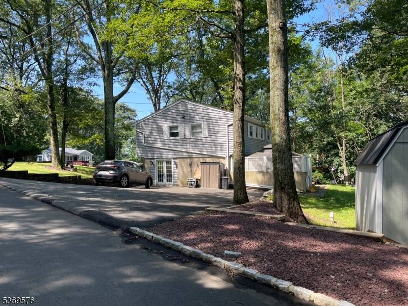 Hopatcong Boro, NJ 07874,107 Conklin Ave