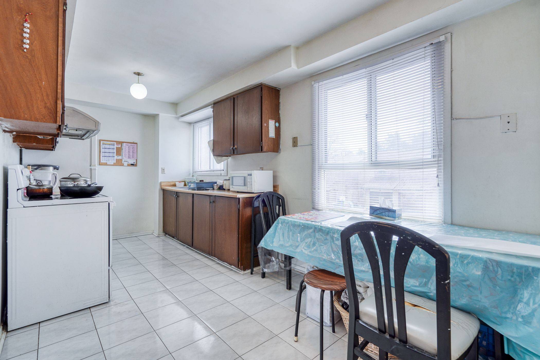 Toronto E07, ON M1V 1V5,1131 Sandhurst CIR #63