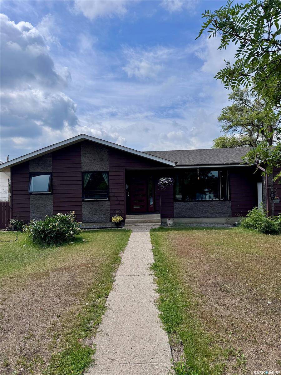 1204 North Railway STREET E, Swift Current, SK S9H 1E4