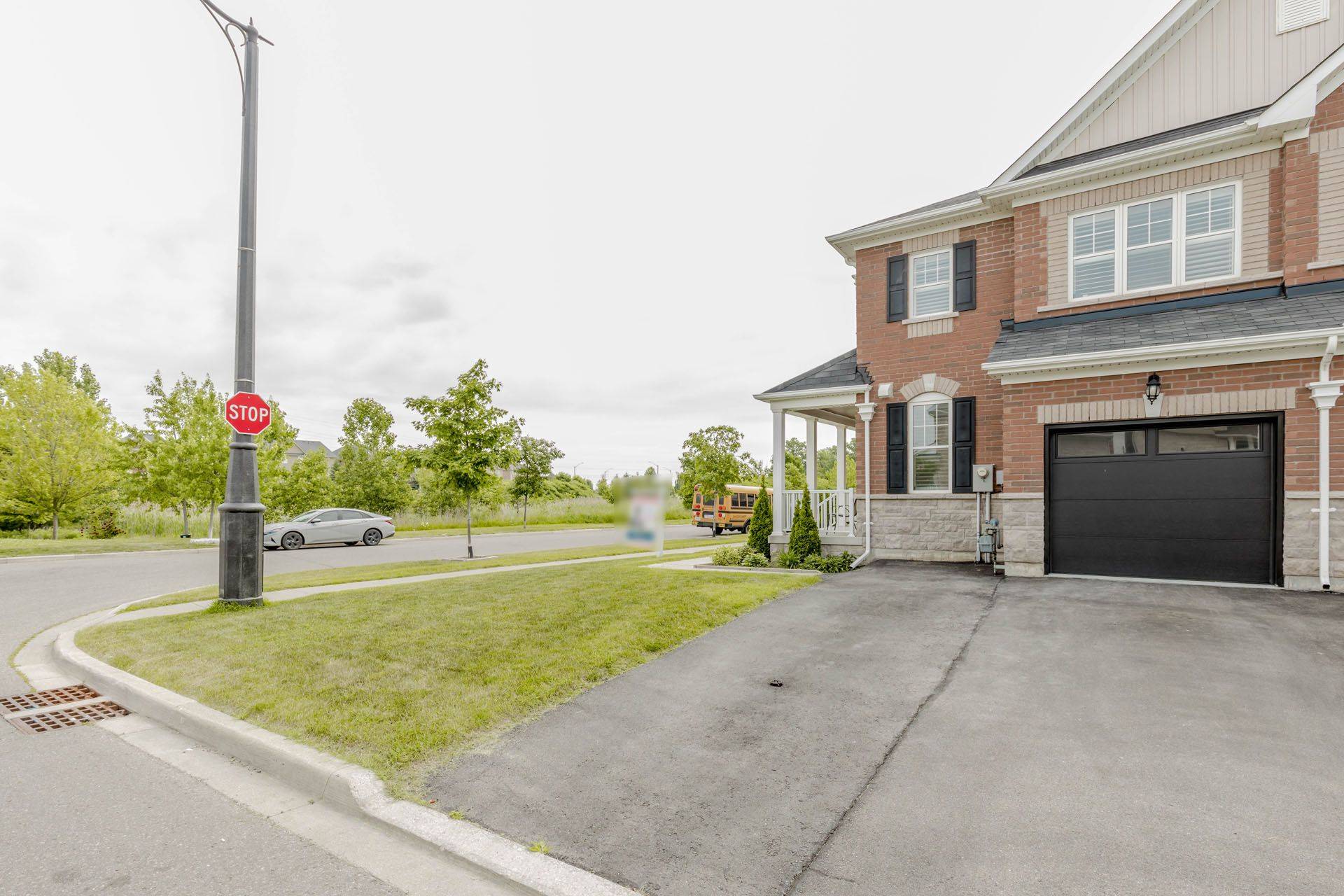 Brampton, ON L6X 0B2,12 Victoriaville RD