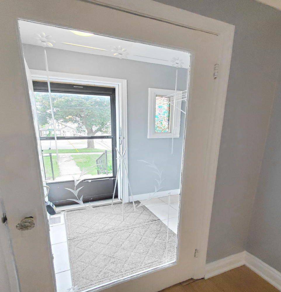 London East, ON N5Y 4B9,597 Victoria ST