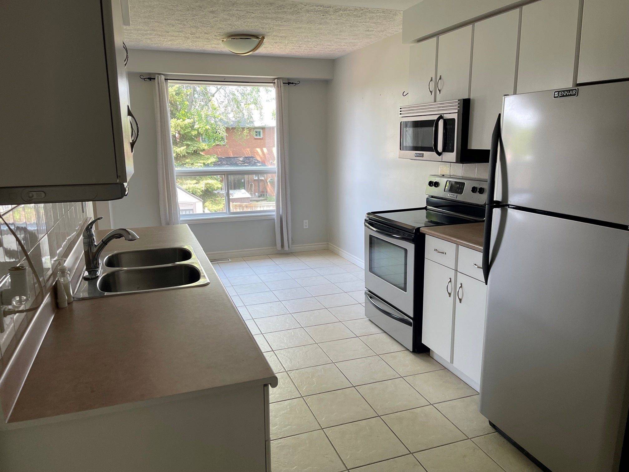 Cambridge, ON N1T 1G7,399 Burnett AVE