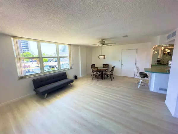Fort Lauderdale, FL 33316,1 Las Olas Circle #117