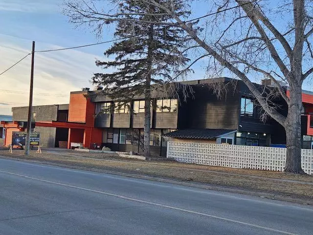 340 50 AVE SE, Calgary, AB T2G 2B1