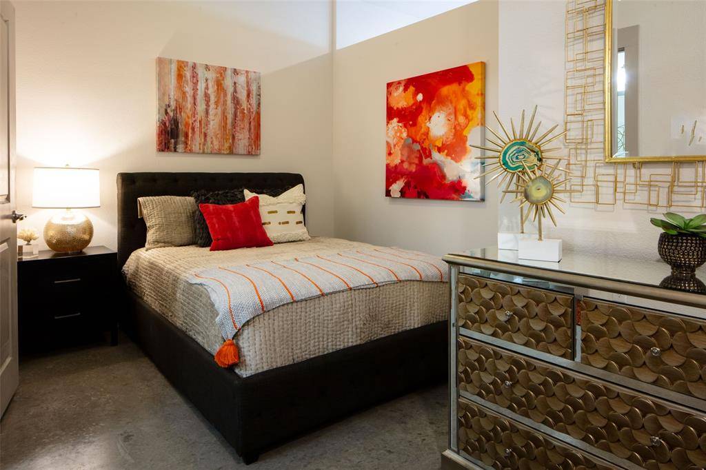 Dallas, TX 75214,6000 Gaston Avenue #206