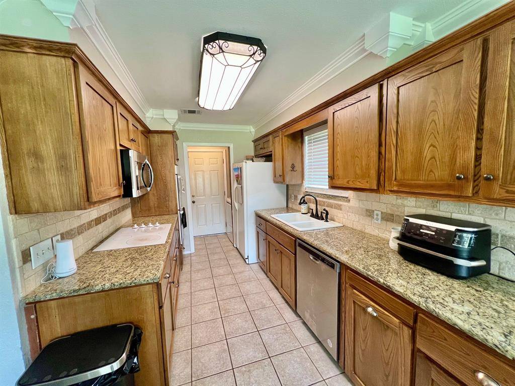Robinson, TX 76706,3377 W Moonlight Drive