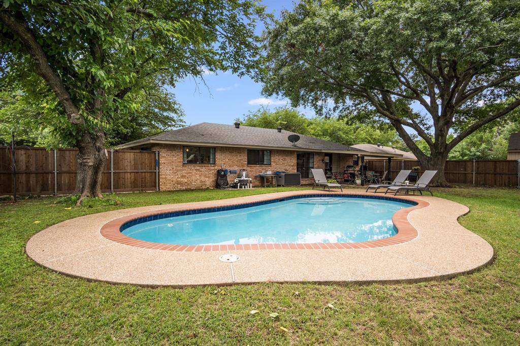 Midlothian, TX 76065,400 Rolling Hills Drive