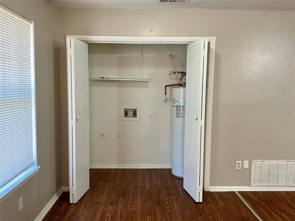 Arlington, TX 76011,815 N Mesquite Street