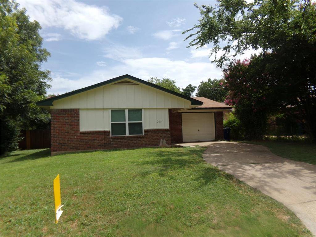 Granbury, TX 76048,905 W Bridge Street