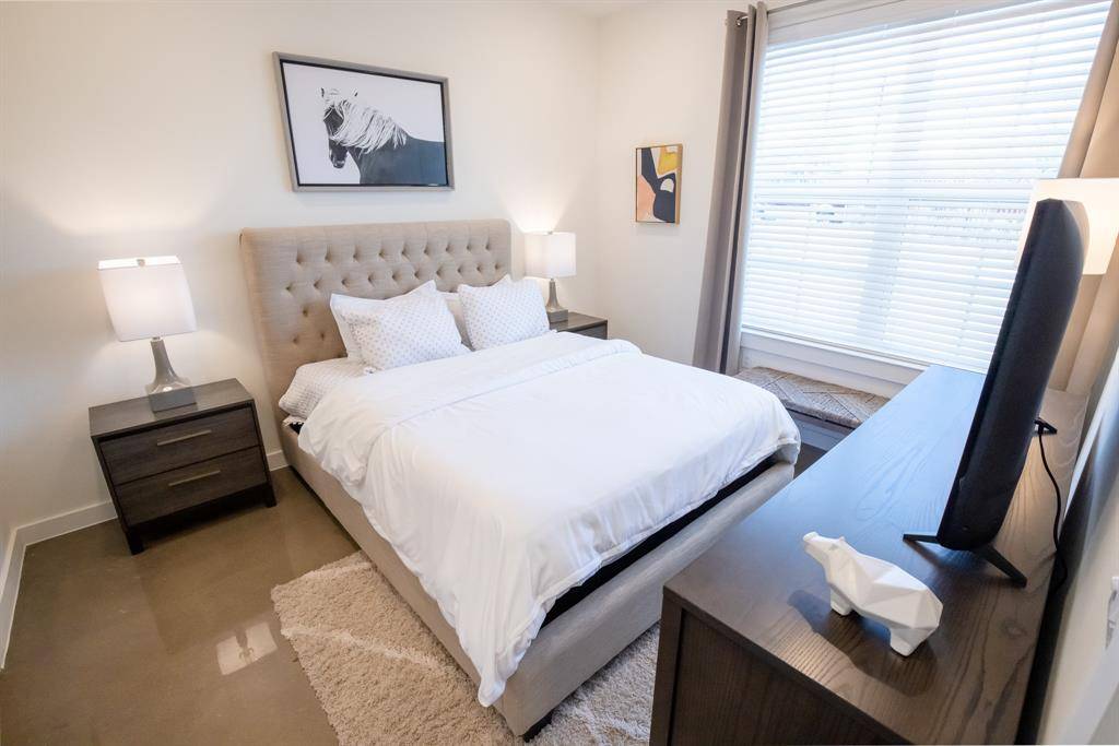 Dallas, TX 75208,120 N Madison Avenue #1202
