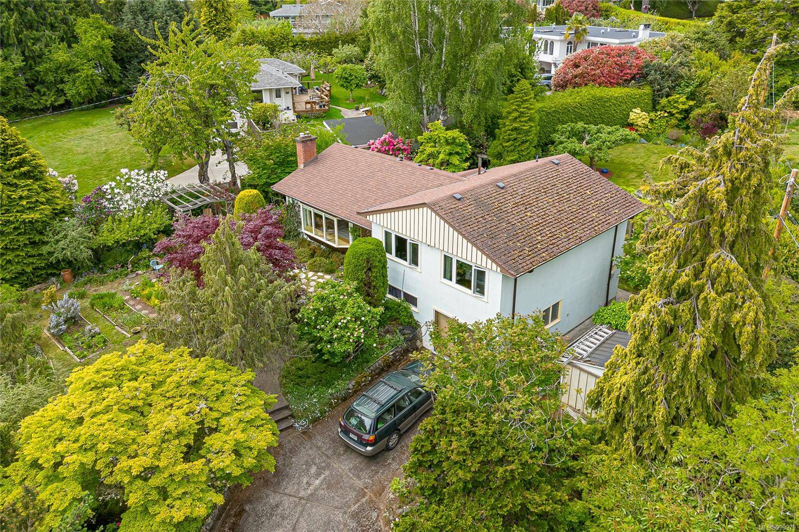 Saanich, BC V8N 2Z2,2195 Ferndale Rd