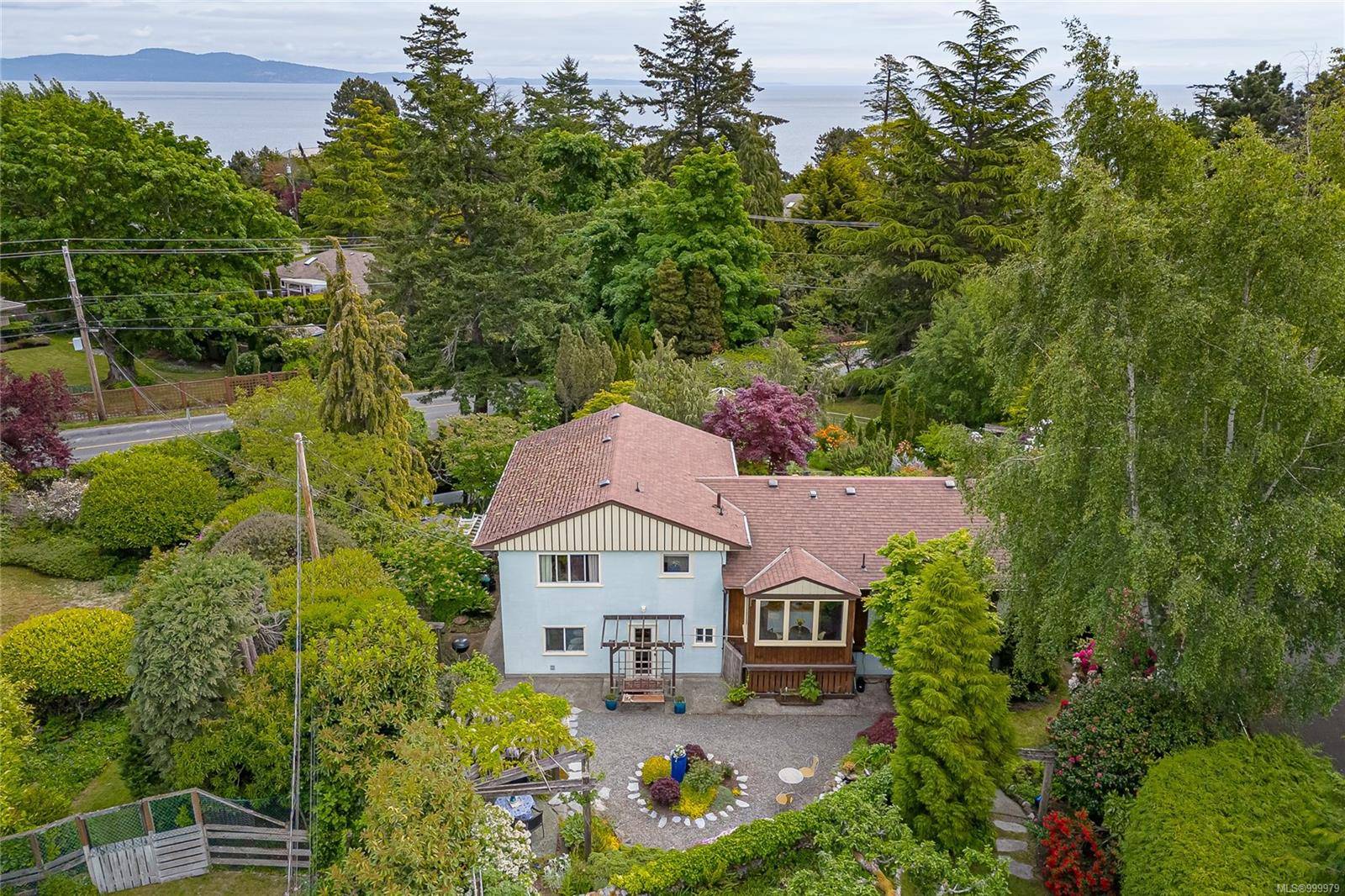 Saanich, BC V8N 2Z2,2195 Ferndale Rd