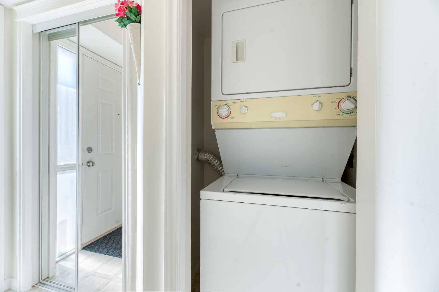 Strathmore, AB T1P 1W3,103 Strathaven DR #224