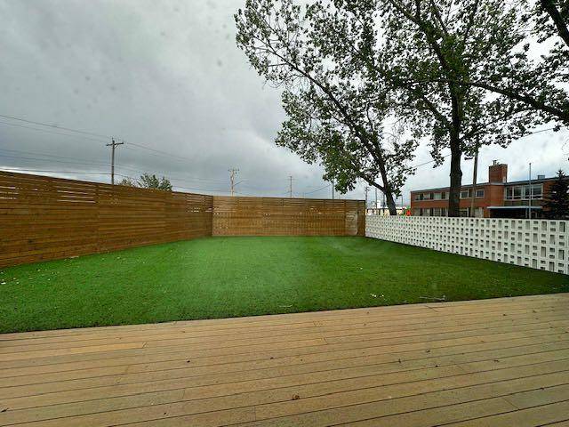 Calgary, AB T2G 2B1,340 50 AVE SE