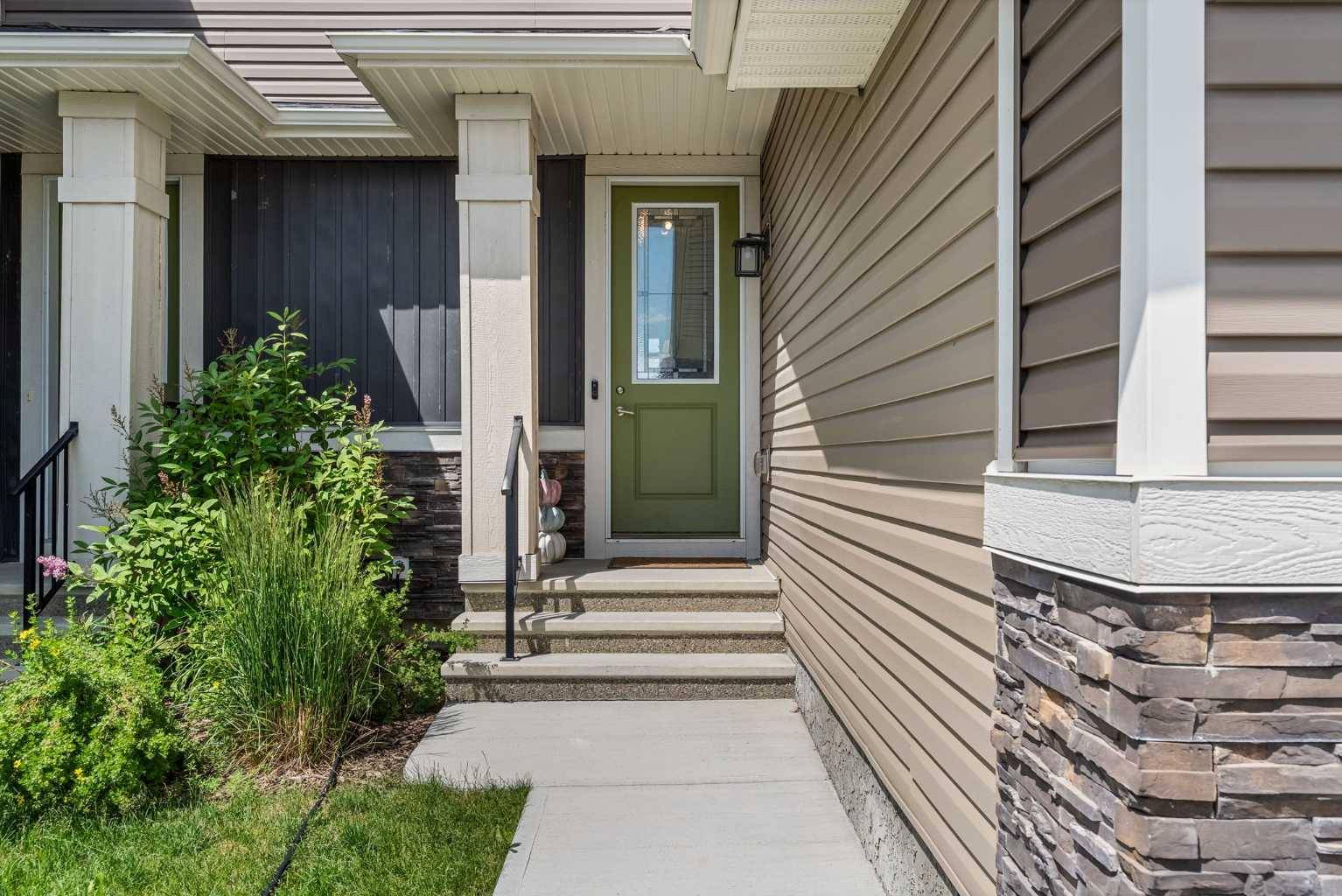Chestermere, AB T1X1Y7,808 Marina DR