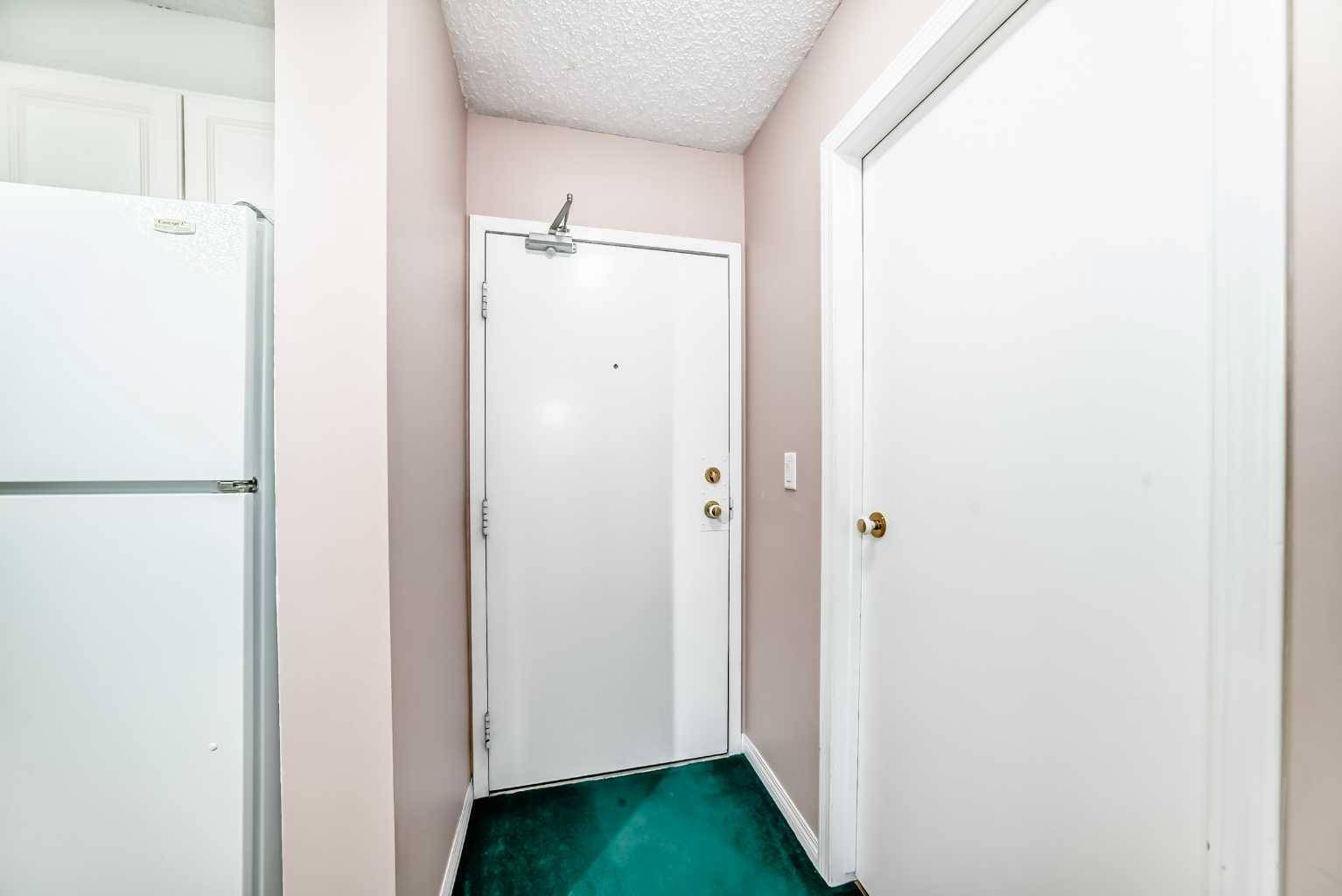 Calgary, AB T3H 2P4,393 Patterson HL Southwest #3301