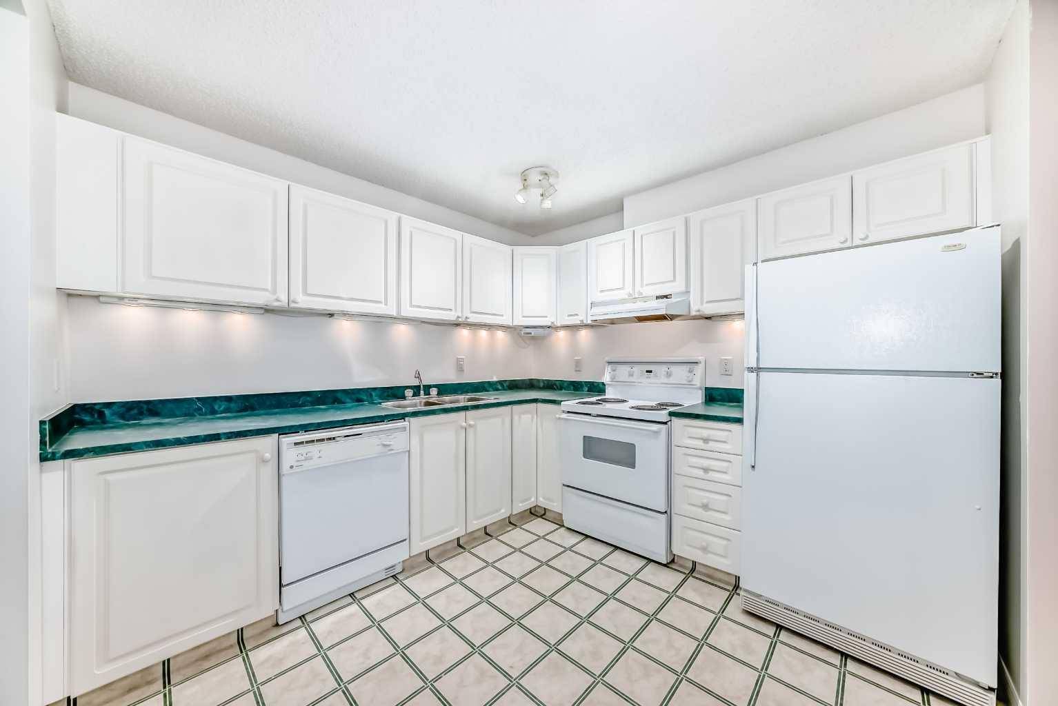Calgary, AB T3H 2P4,393 Patterson HL Southwest #3301