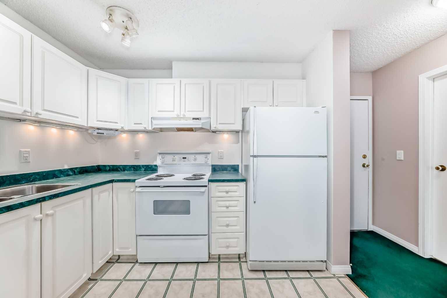 Calgary, AB T3H 2P4,393 Patterson HL Southwest #3301
