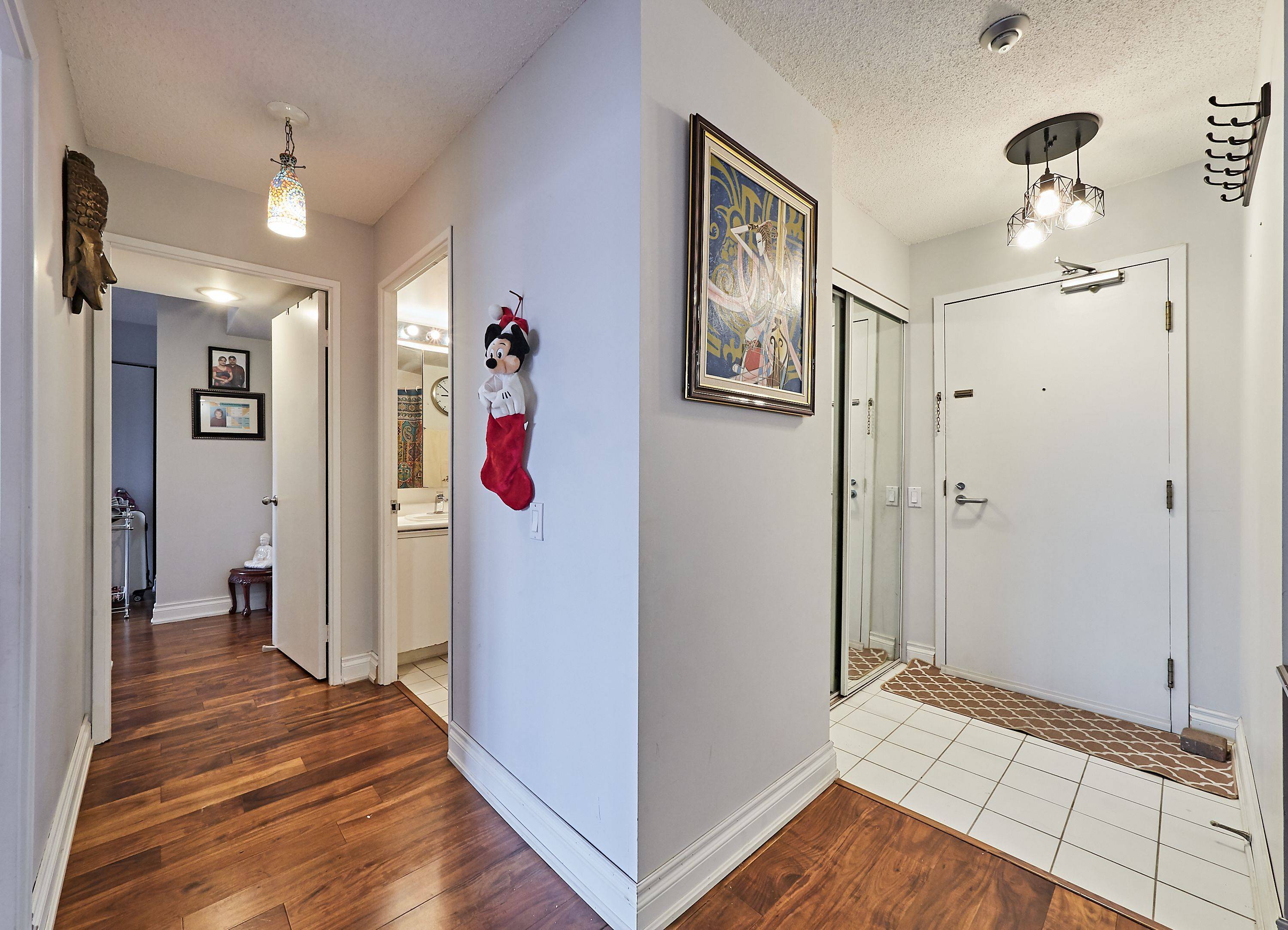 Toronto C11, ON M4H 1P2,21 Overlea BLVD #511